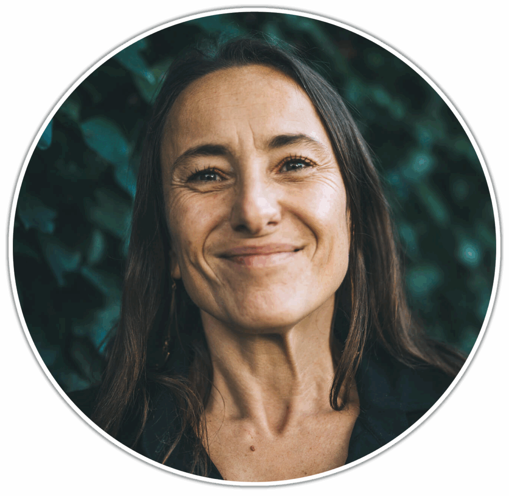 Umâ Aûm, thérapeute psychocorporelle à Bruxelles spécialisée en Somatic Experiencing et régulation du stress